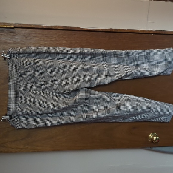 COPY - George Houndstooth Cropped Pants, 2X - Picture 4 of 4
